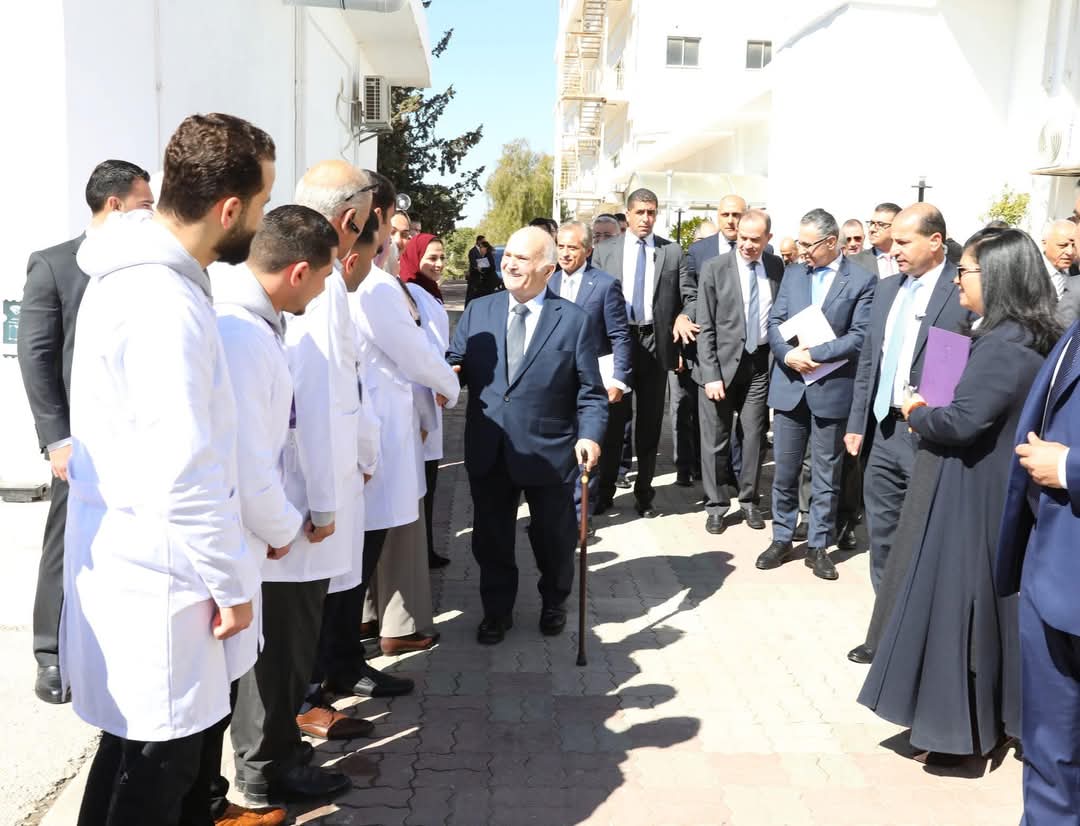 بحضور الأمير الحسن رئيس الحكومة يزور الجمعية العلمية الملكية... صور