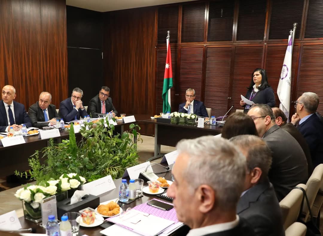 بحضور الأمير الحسن رئيس الحكومة يزور الجمعية العلمية الملكية... صور