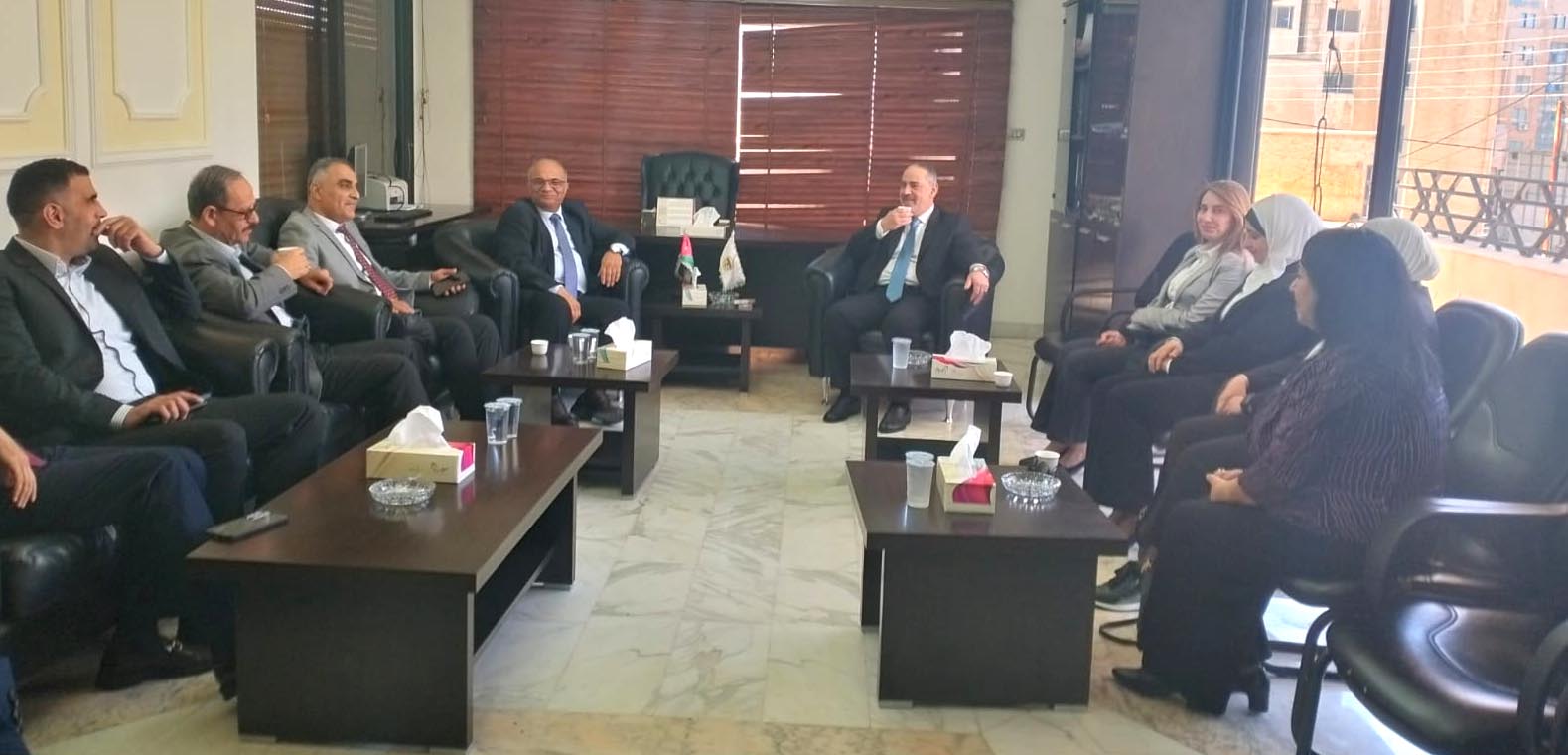 صورة حول : مدير هيئة الإعلام يزور نقابة الصحفيين ويؤكد على تعزيز التعاون المشترك مدير هيئة الإعلام يزور نقابة الصحفيين ويؤكد على تعزيز التعاون المشترك