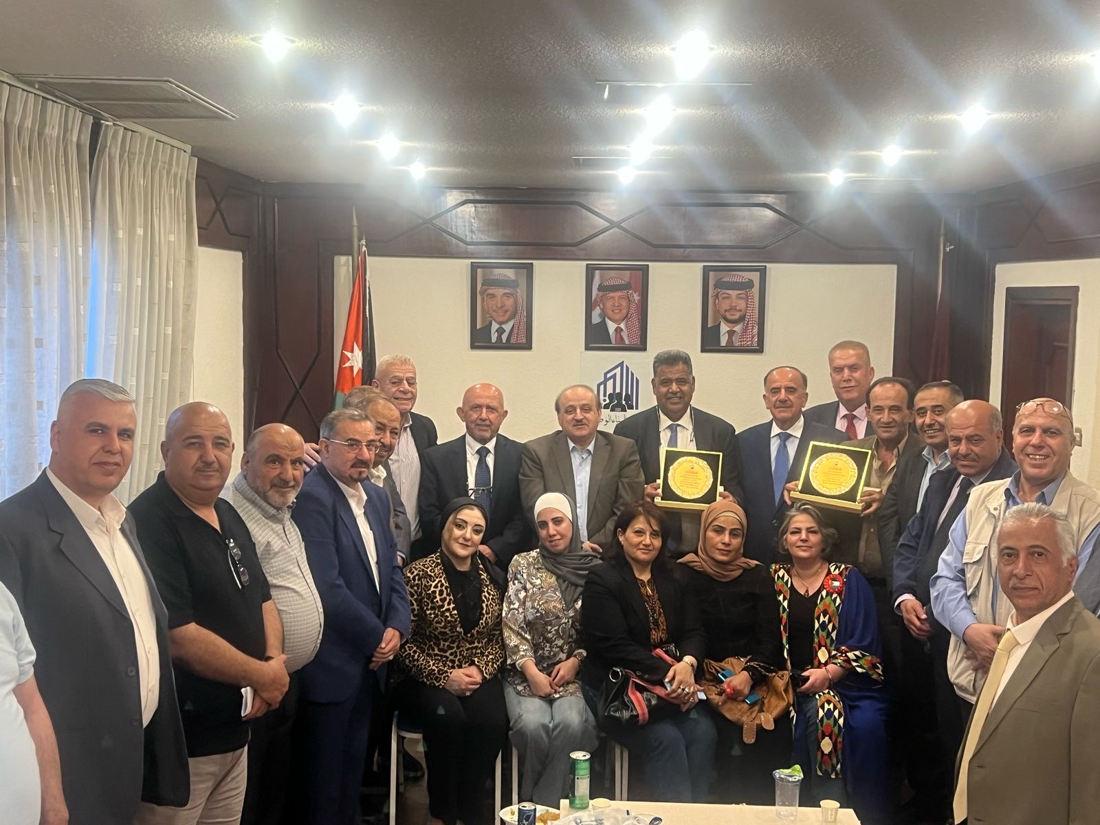 صورة حول : "البناء الوطني" يُكرِّم الحنيطي والمحسيري "البناء الوطني" يُكرِّم الحنيطي والمحسيري