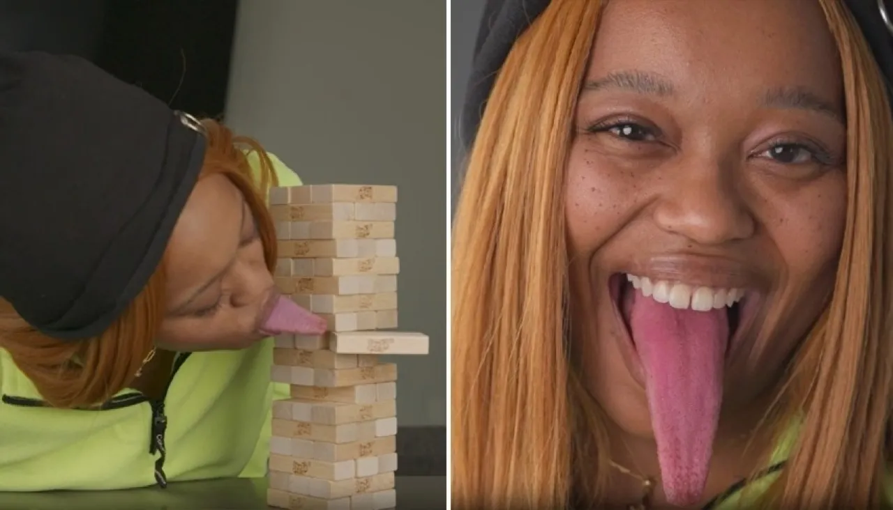 "أطول لسان أنثى في العالم" تخطف الأنظار بموهبتها الفريدة