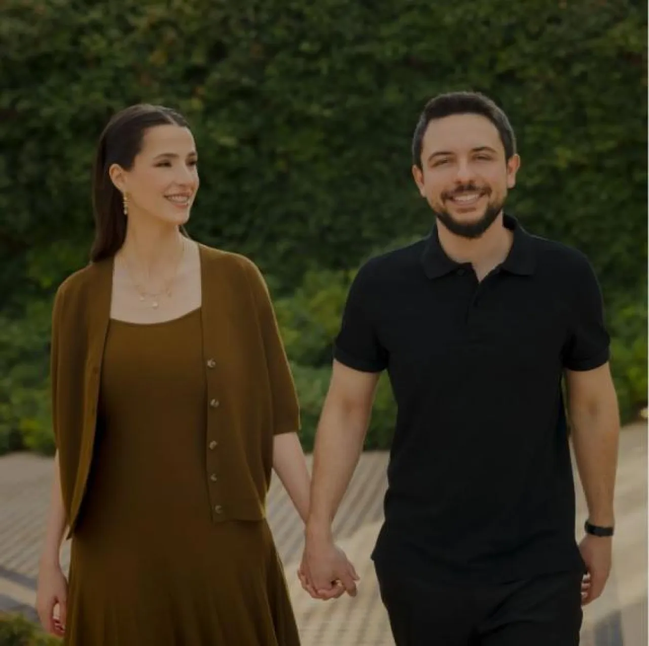 صورة حول : ولي العهد: الغالية أم الغالية .. كل عام وأنتِ نور حياتنا أنا وإيمان ولي العهد: الغالية أم الغالية .. كل عام وأنتِ نور حياتنا أنا وإيمان