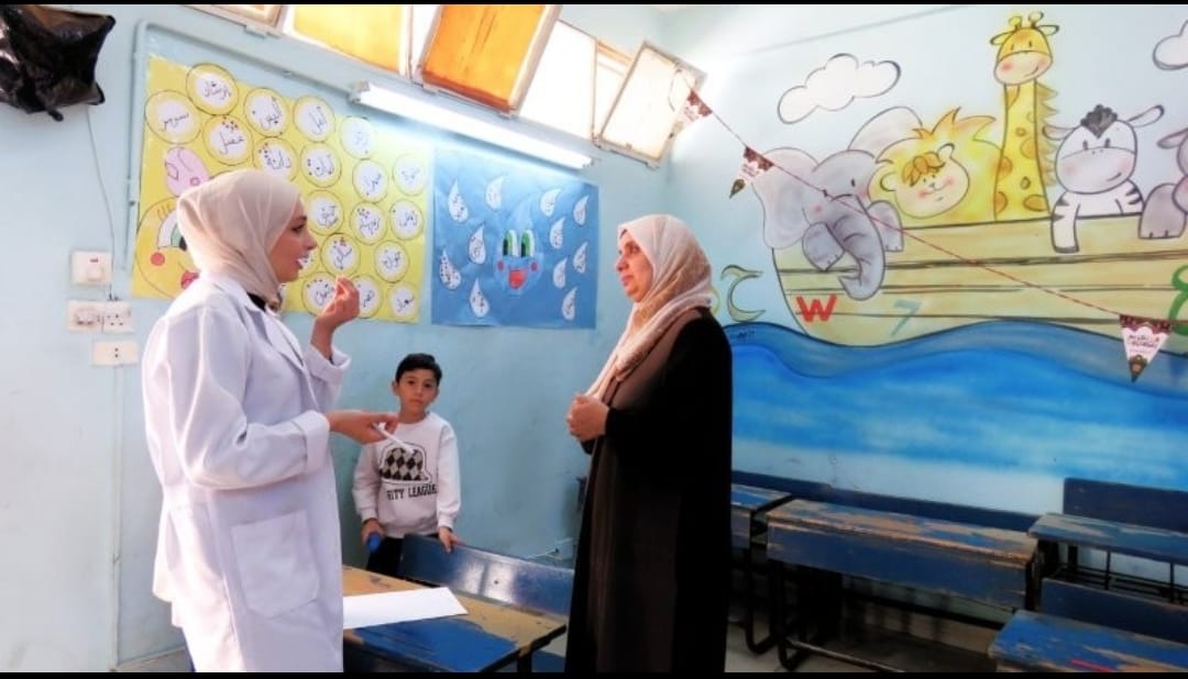 جامعة البترا تقيم يومًا طبيًّا مجانيًا في مدرسة البنيات الأساسية بالتعاون مع مركز صحي البنيات