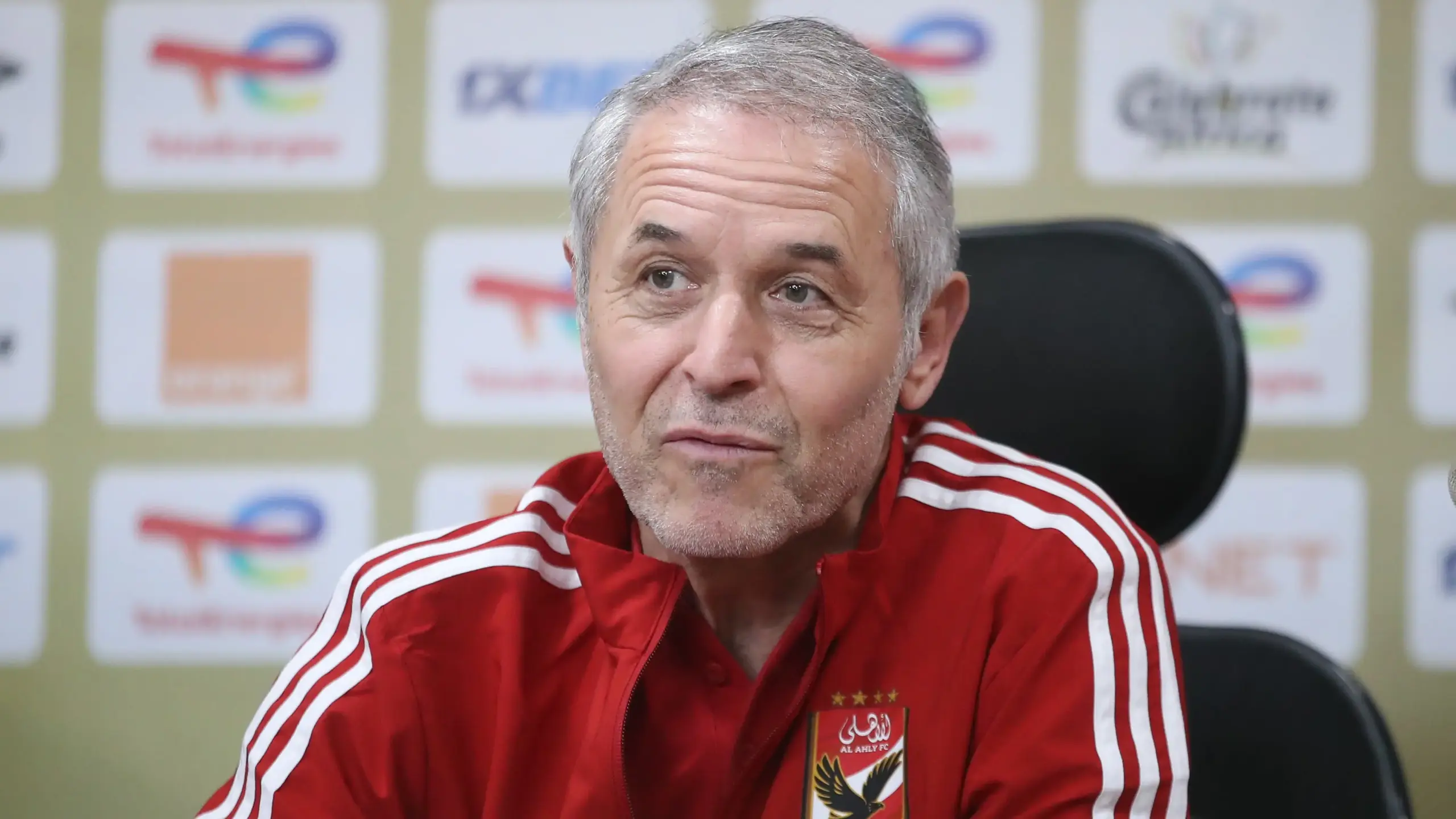 أزمة عقد كولر مع الأهلي: مطالب مالية ضخمة ومفاوضات لإنهاء الخلاف