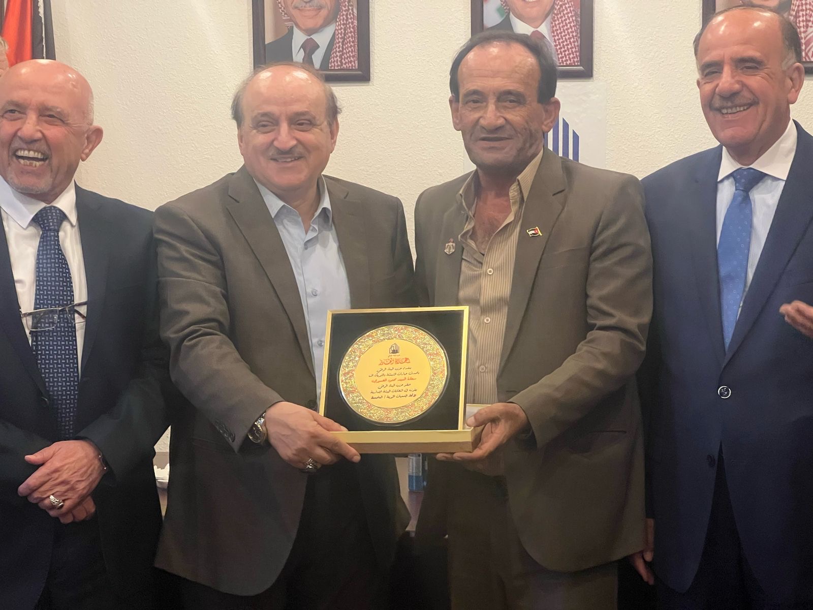 صورة حول : "البناء الوطني" يُكرِّم الحنيطي والمحسيري "البناء الوطني" يُكرِّم الحنيطي والمحسيري