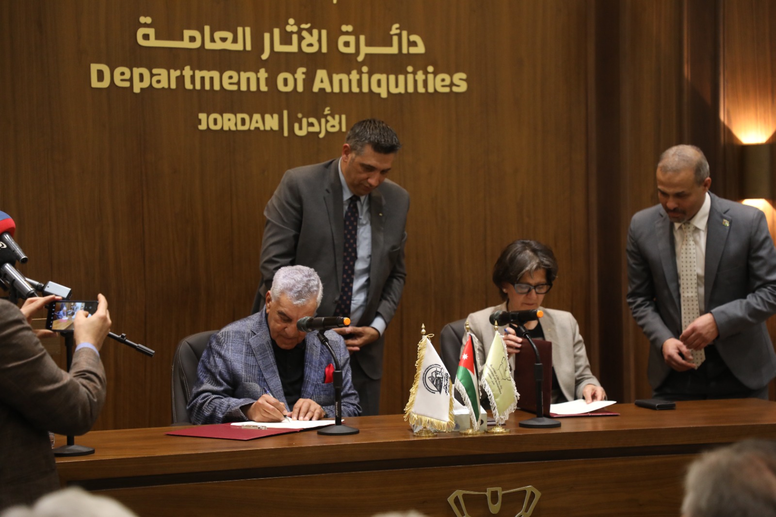 مذكرة تفاهم بين وزارة السياحة والآثار ومؤسسة زاهي حواس لتعزيز التعاون في مجال الآثار والتراث