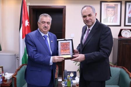 وزير العدل والسفير العراقي يبحثان تعزيز التعاون المشترك