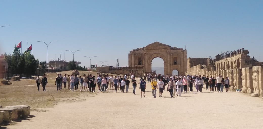 صورة حول : حركة سياحية نشطة في محافظة جرش حركة سياحية نشطة في محافظة جرش