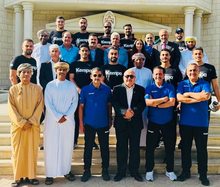 النعيمات تكرّم منتخب اليد الشاطئية في عُمان