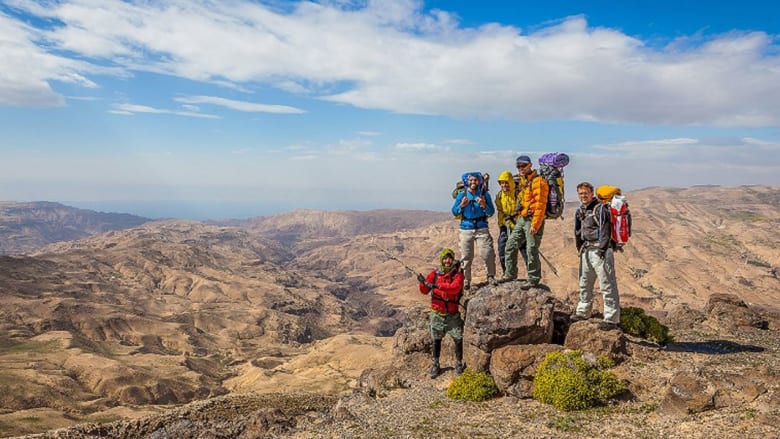 رحلة مغامرة سيرا على الأقدام من الطفيلة إلى العقبة احتفالاً بالاستقلال