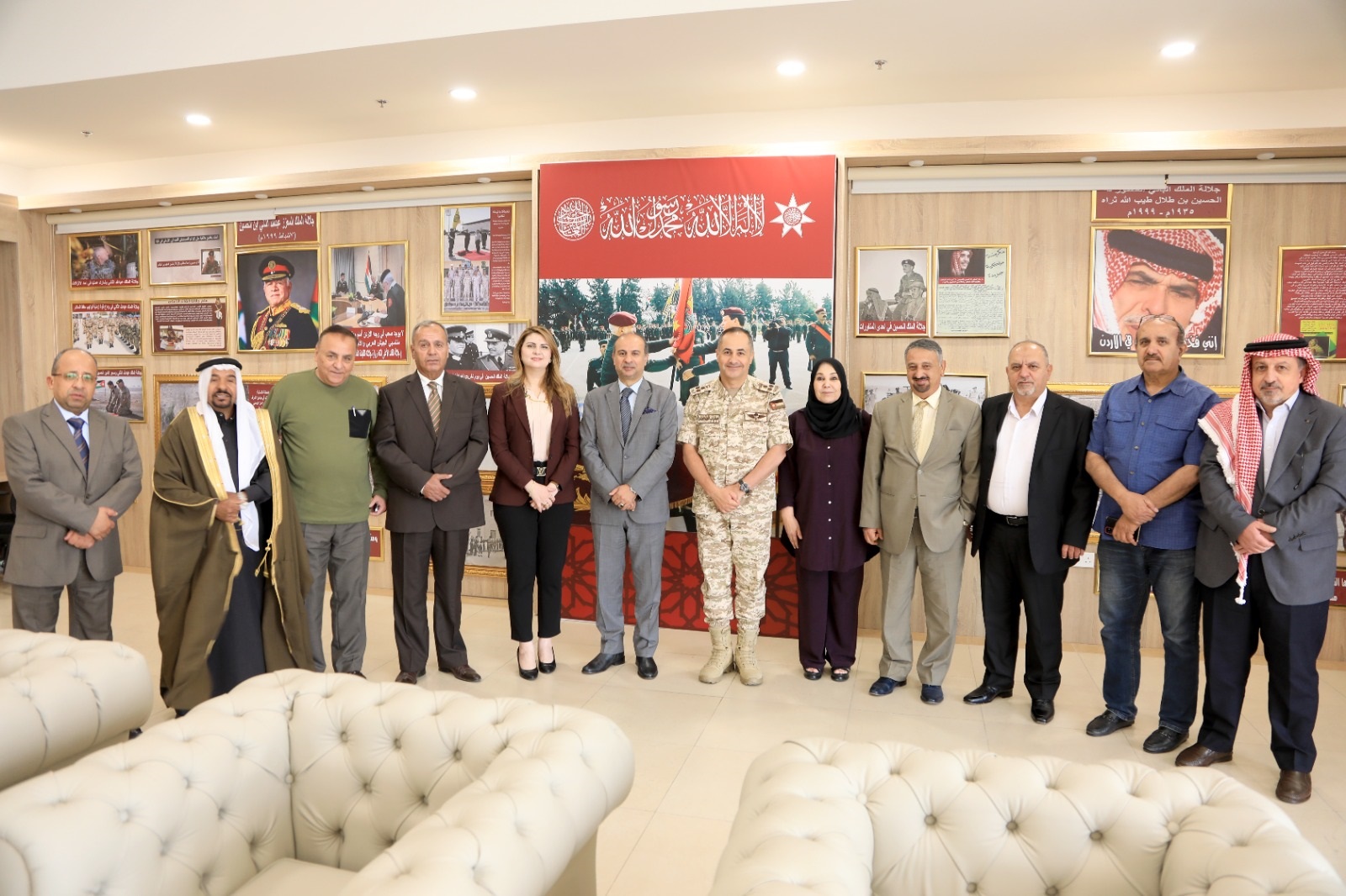 وفد من ملتقى النخبة الفكرية يزور مديرية الإعلام العسكري