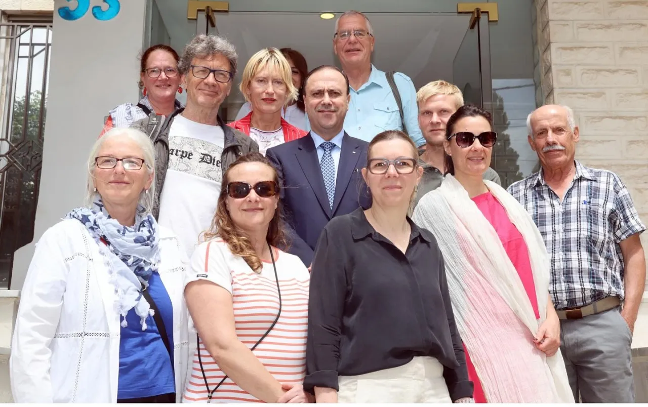 المومني: مواقف الأردن ثابتة