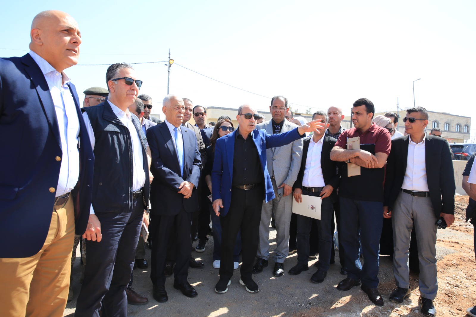صورة حول : العيسوي يتفقد مشاريع تنموية في محافظة الزرقاء ضمن المبادرة الملكية لإعادة تأهيل وتطوير منطقتي تلال الفوسفات ووادي العش العيسوي يتفقد مشاريع تنموية في محافظة الزرقاء ضمن المبادرة الملكية لإعادة تأهيل وتطوير منطقتي تلال الفوسفات ووادي العش