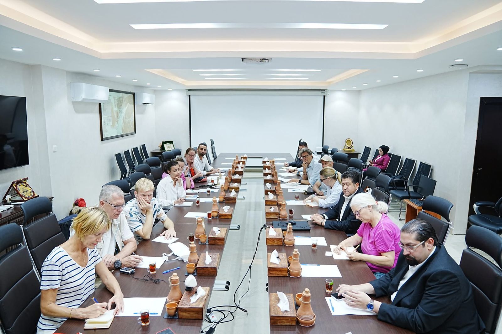 صورة حول : وفد إعلامي ألماني يزور مدينة البترا ويطلع على مقوماتها السياحية وفد إعلامي ألماني يزور مدينة البترا ويطلع على مقوماتها السياحية