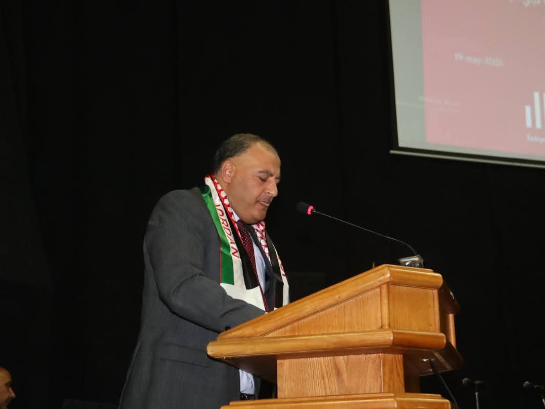 صورة حول : النعيمات يرعى احتفال جامعة مؤتة بعيد الاستقلال التاسع والسبعين النعيمات يرعى احتفال جامعة مؤتة بعيد الاستقلال التاسع والسبعين