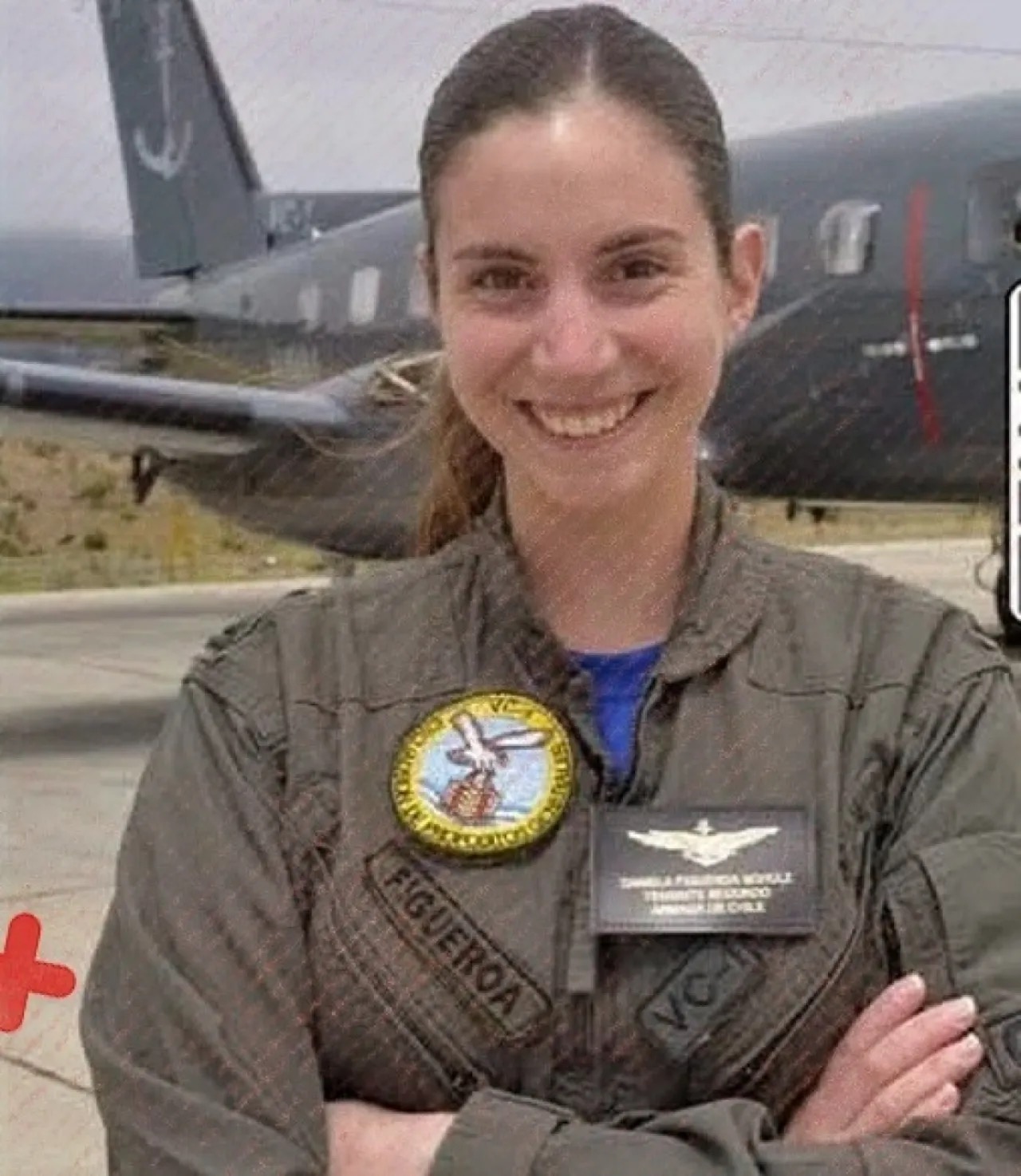 صورة حول : اكتشف حقيقة صورة الطيارة المتداولة بجانب الطائرة! اكتشف حقيقة صورة الطيارة المتداولة بجانب الطائرة!