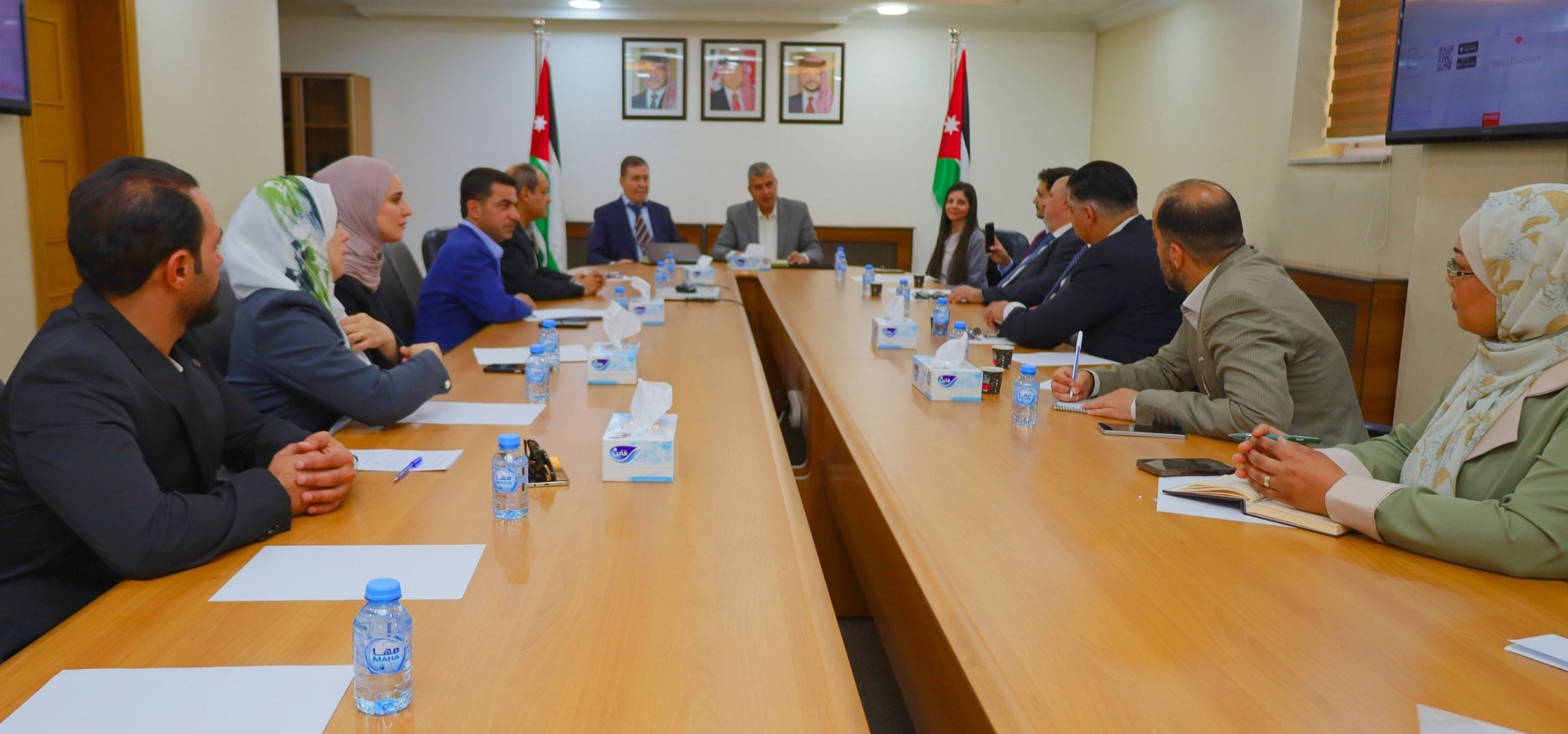 صورة حول : وزير الطاقة يتابع أولويات رؤية التحديث الاقتصادي وزير الطاقة يتابع أولويات رؤية التحديث الاقتصادي