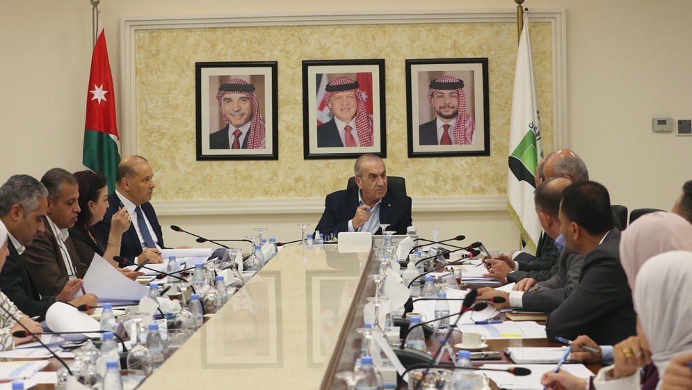 صورة حول : أبو السمن يؤكد ضرورة إنجاز مشاريع اللامركزية قبل نهاية العام أبو السمن يؤكد ضرورة إنجاز مشاريع اللامركزية قبل نهاية العام