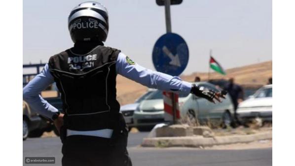 صورة حول : سحب خاطئ يتسبب بانقلاب حافلة ركاب في القويرة سحب خاطئ يتسبب بانقلاب حافلة ركاب في القويرة