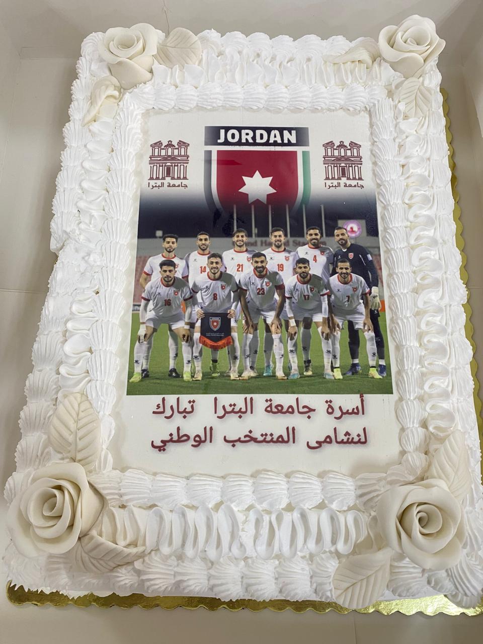 جامعة البترا تكرّم طالبها ولاعب المنتخب خالد زكريا احتفاءً بالتأهّل إلى كأس العالم