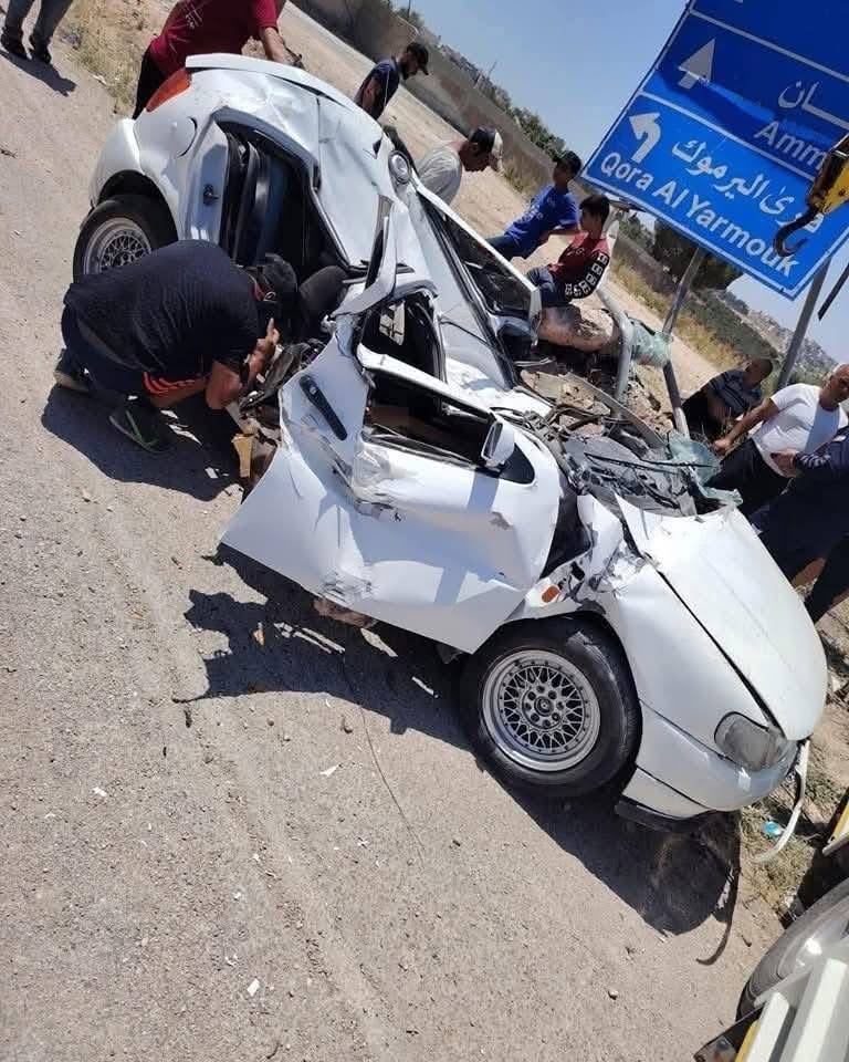 عاجل | انقلاب مركبة ينهي حياة شاب في إربد .. صور