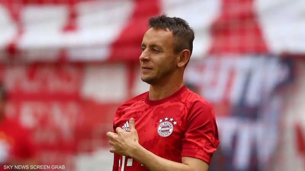 رافينيا يعلن اعتزاله كرة القدم برسالة مؤثرة على إنستغرام