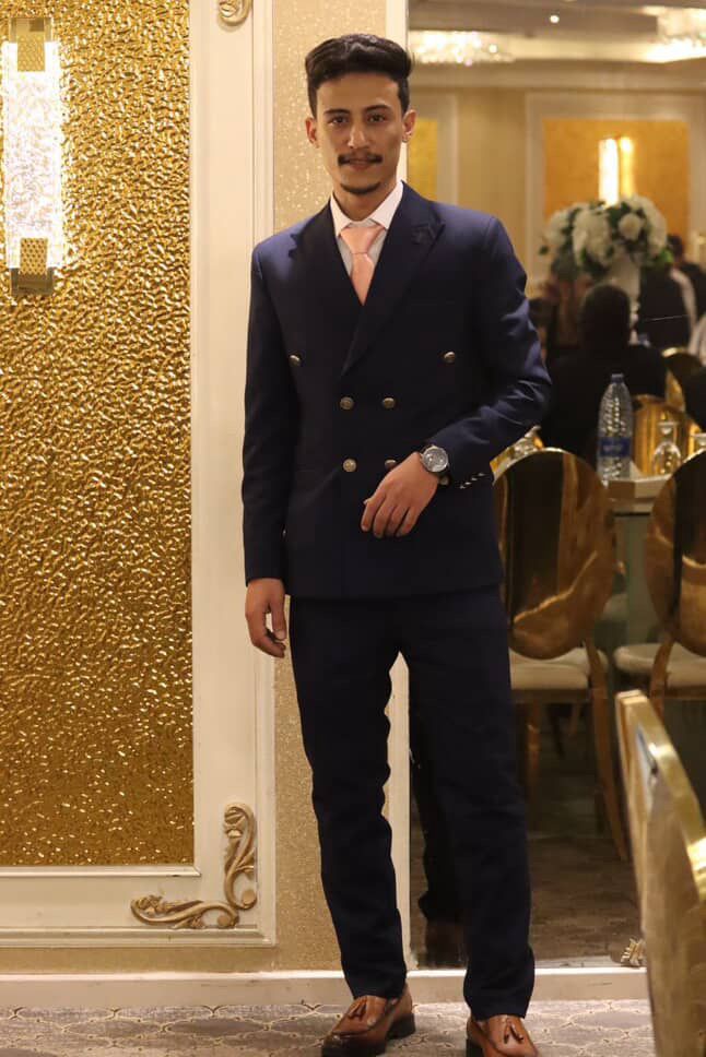 الناشط والمؤثر أنس العزازمه يدخل القفص الذهبي