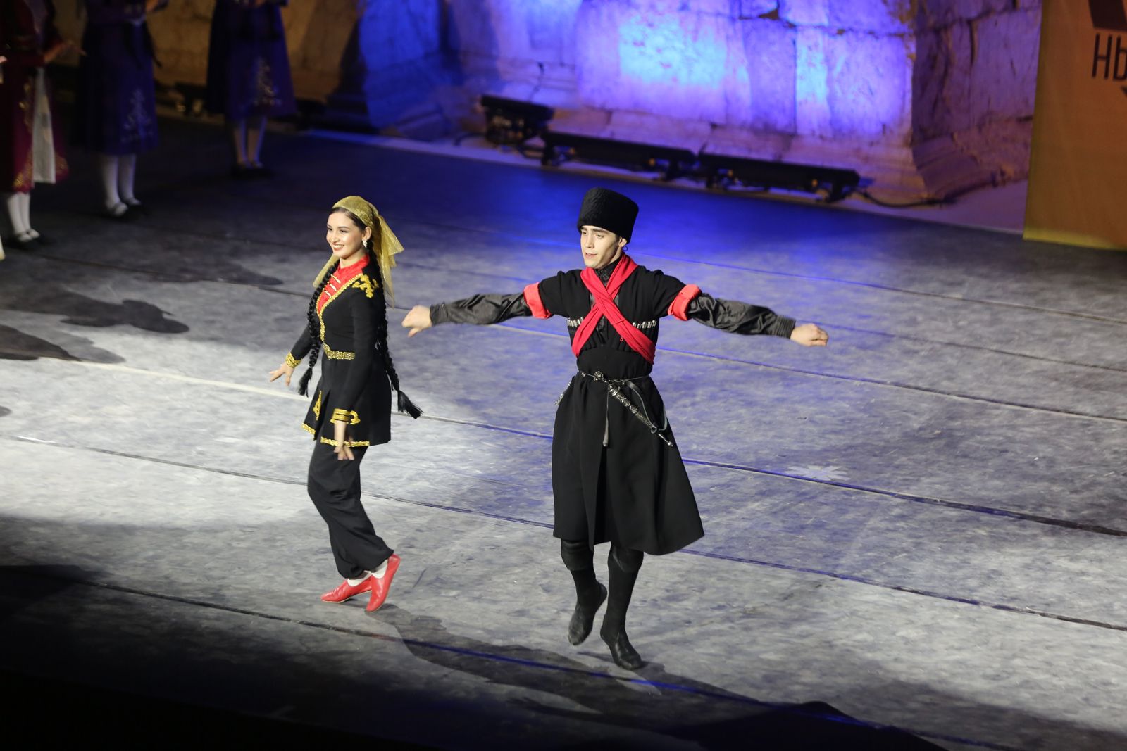 الأكثر مشاركة في مهرجان جرش فرقة " نادي الجيل " تقدم فلكلور وتراث الشركس على المسرح الجنوبي