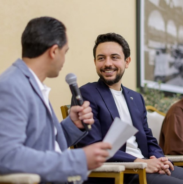 عاجل | ولي العهد يصف مشروع أول قمر صناعي أردني بأنه إنجاز شبابي رائع