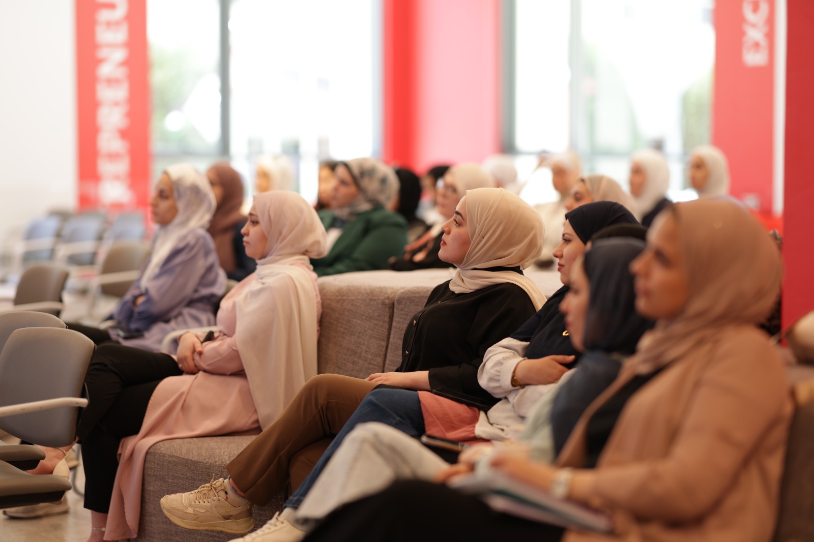 أكثر من 559 طالبة مستفيدة من البرنامج زين تختتم النسخة الخامسة من برنامج المرأة في التكنولوجيا