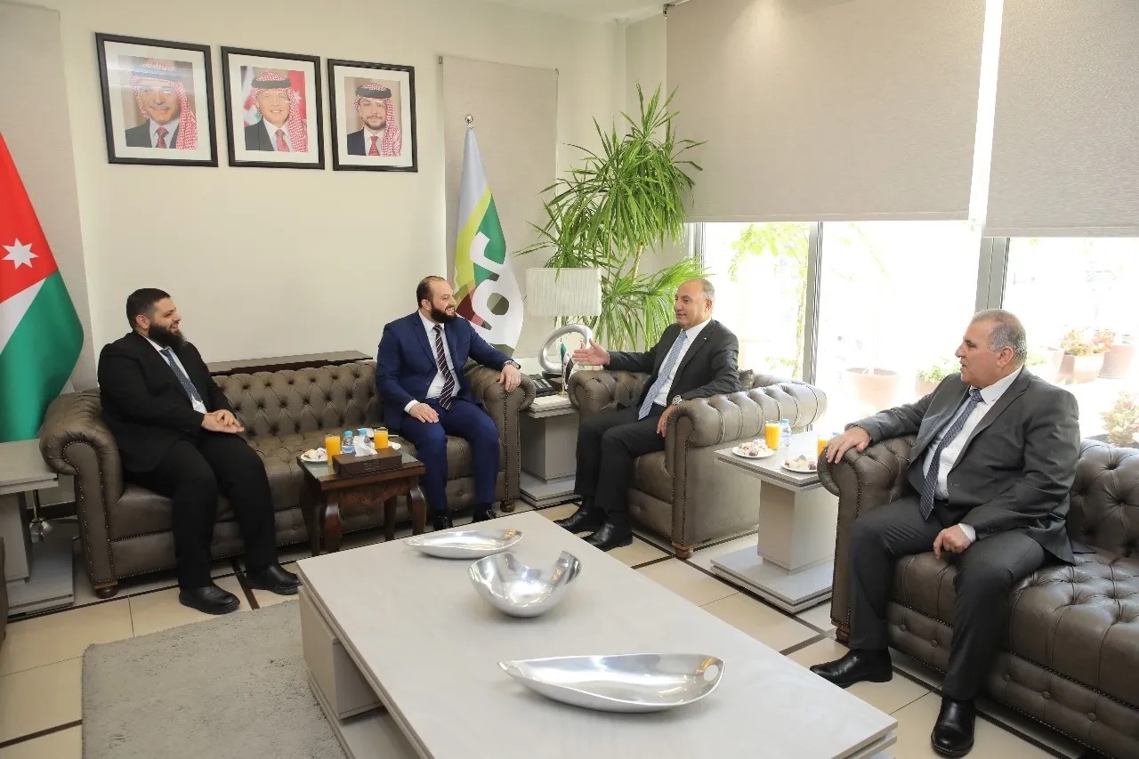 صورة حول : وفد سوري رفيع يزور أمانة عمان لتبادل الخبرات في التخطيط والخدمات البلدية وفد سوري رفيع يزور أمانة عمان لتبادل الخبرات في التخطيط والخدمات البلدية