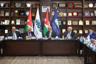 طاقة الأعيان وغرفة تجارة الأردن تبحثان قضايا تهم قطاع الطاقة