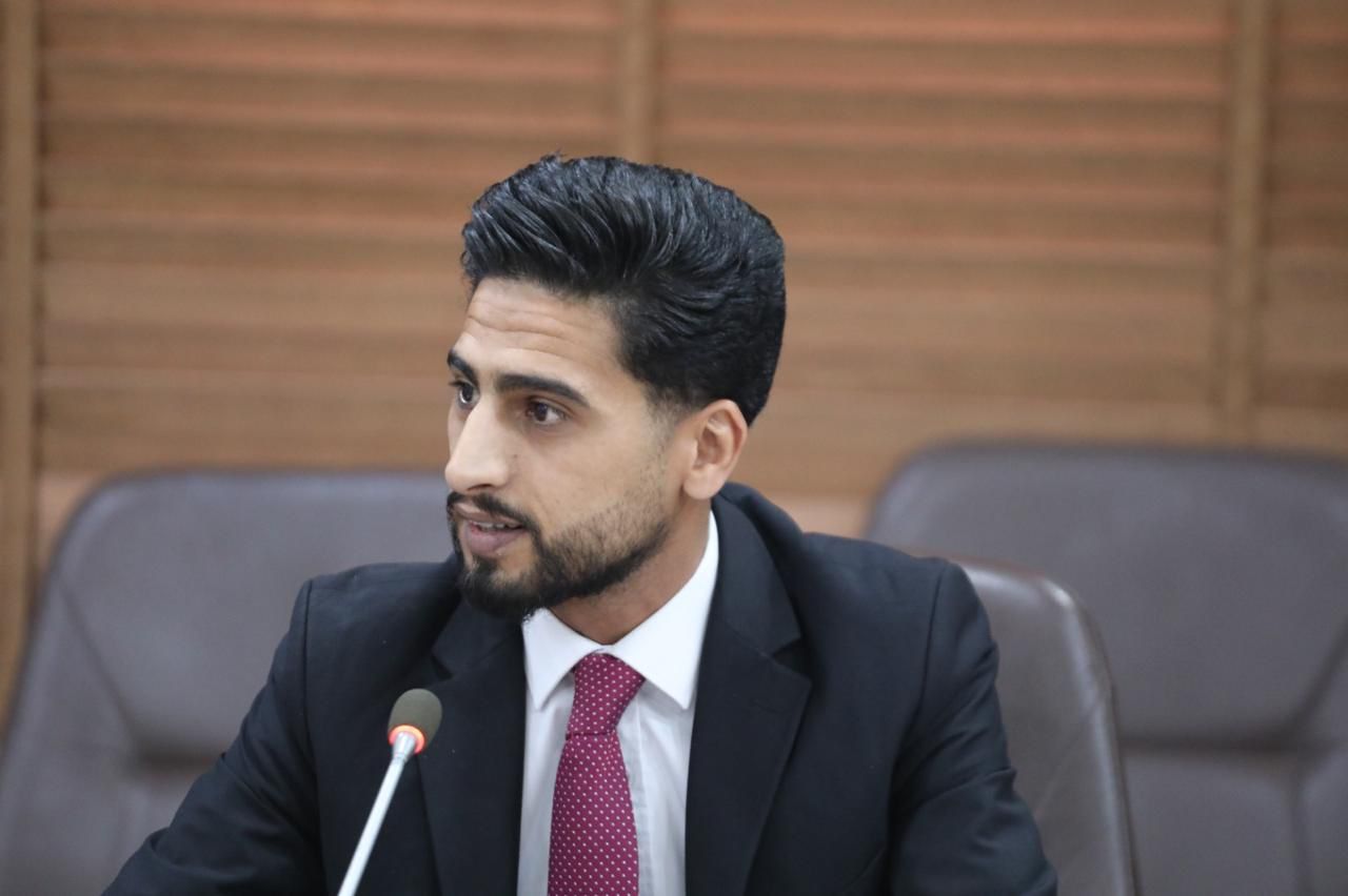 الوزير العودات يلتقي شباب وشابات حزب عزم