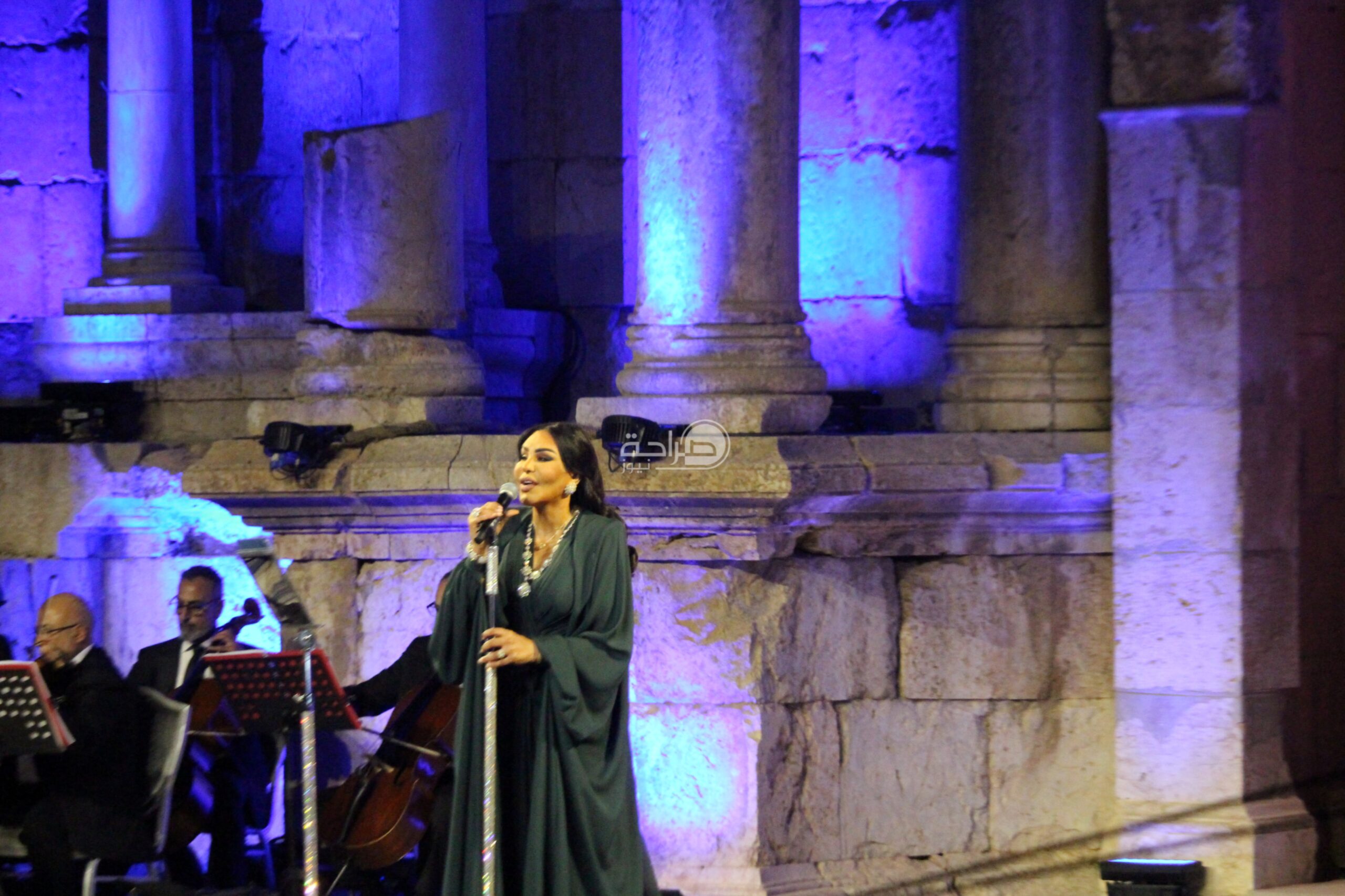 أحلام تعيد ذكريات الزمن الجميل في مهرجان جرش "فيديو وصور"