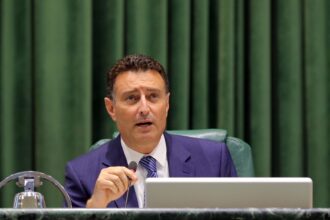 الصفدي ينعى النائب الأسبق الدكتور عبد الرزاق الطبيشات