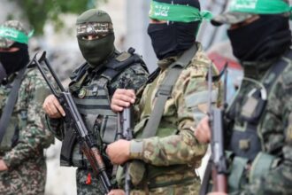 ترامب يتهم “حماس” بعدم الجدية في التفاوض والحركة تؤكد التزامها بالمحادثات