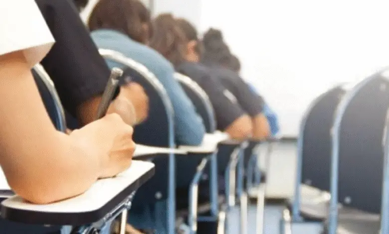 صورة حول : طلاب التوجيهي جيل 2008 يؤدون امتحان اللغة الإنجليزية اليوم طلاب التوجيهي جيل 2008 يؤدون امتحان اللغة الإنجليزية اليوم