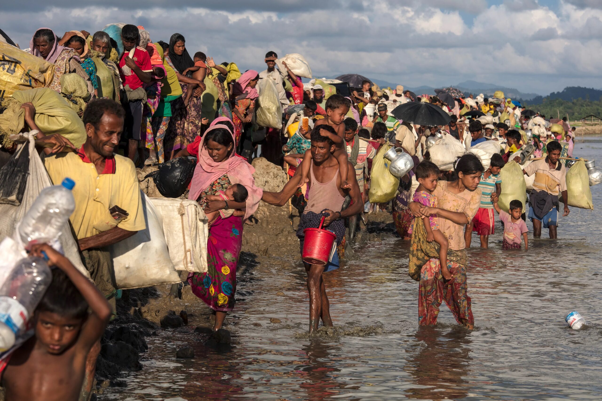 صورة حول : الأمم المتحدة تحذر من كارثة إنسانية تضرب مسلمي الروهينغا جوعًا الأمم المتحدة تحذر من كارثة إنسانية تضرب مسلمي الروهينغا جوعًا