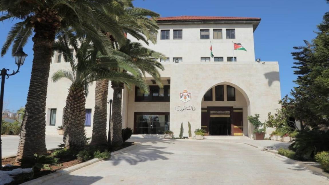 صورة حول : 3 ملايين دولار لتوسعة محطة عين غزال وتفريغ الصهاريج 3 ملايين دولار لتوسعة محطة عين غزال وتفريغ الصهاريج