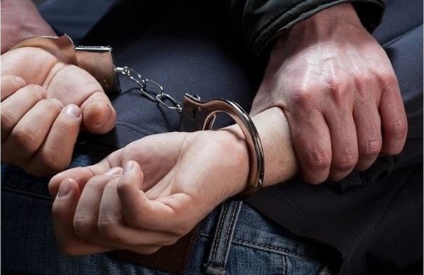 عاجل | الأجهزة الأمنية تلقي القبض على شخص لتصنيعه مشروبات كحولية في إربد