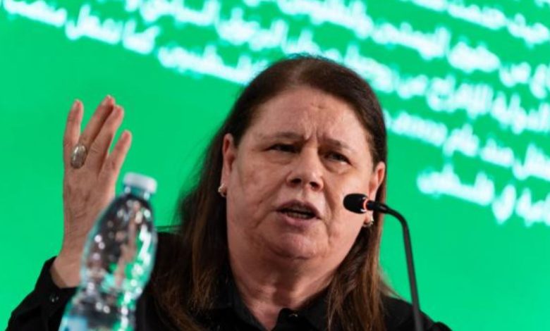 صورة حول : "يا جبل ما يهزك ريح".. فدوى البرغوثي توجّه رسالة مؤثرة لزوجها مروان بعد تهديد بن غفير "يا جبل ما يهزك ريح".. فدوى البرغوثي توجّه رسالة مؤثرة لزوجها مروان بعد تهديد بن غفير