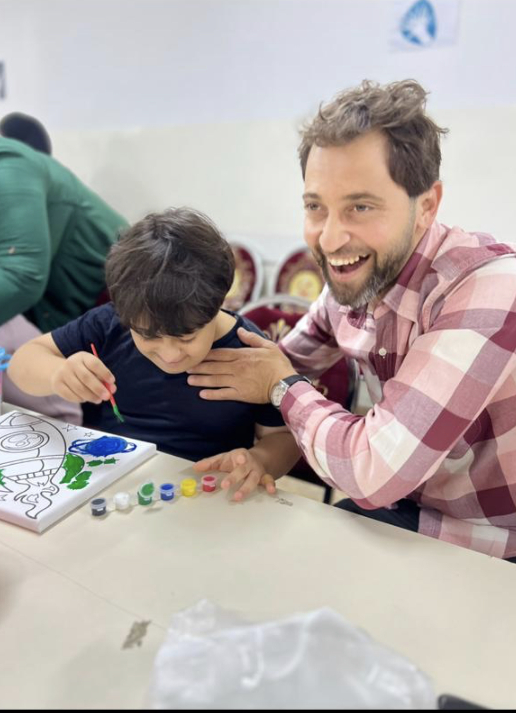 مؤسسة حرير تنفذ مبادرة "لوحة الأمل" في مركز التأهيل المجتمعي للمعوقين