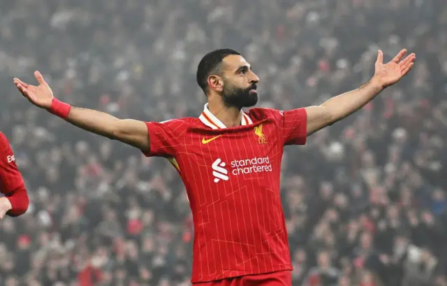 صورة حول : محمد صلاح يواجه عقدتين في مباراة درع المجتمع أمام كرستال بالاس على ملعب "ويمبلي" محمد صلاح يواجه عقدتين في مباراة درع المجتمع أمام كرستال بالاس على ملعب "ويمبلي"