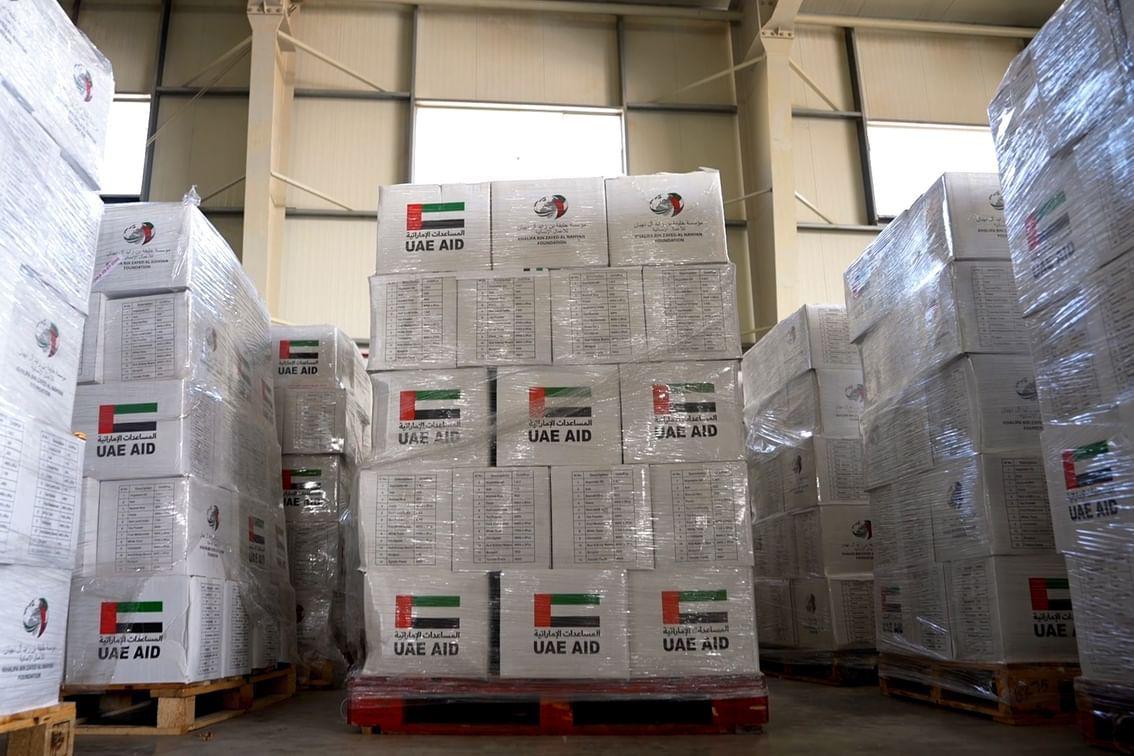 صورة حول : الإمارات والأردن ينفذان الإنزال الجوي الـ64 لمساعدة سكان غزة الإمارات والأردن ينفذان الإنزال الجوي الـ64 لمساعدة سكان غزة