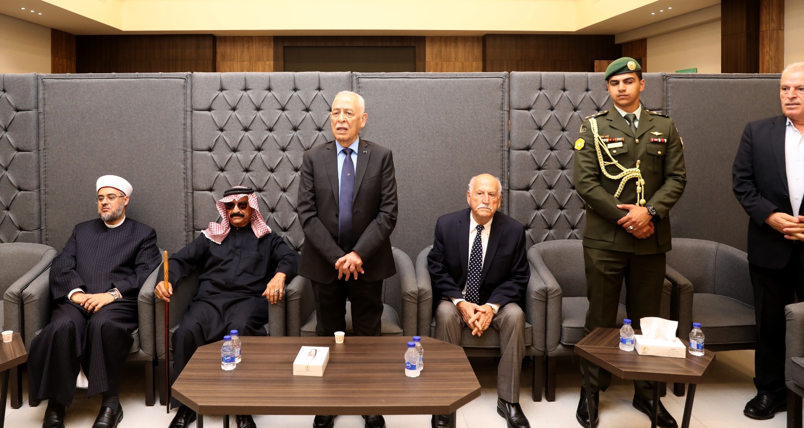 صورة حول : عاجل | العيسوي يعزي أبو ربيحة والكرادشة والمناصير عاجل | العيسوي يعزي أبو ربيحة والكرادشة والمناصير