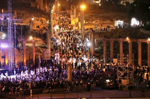 جرش 39 يتألق بأكثر من نصف مليون زائر