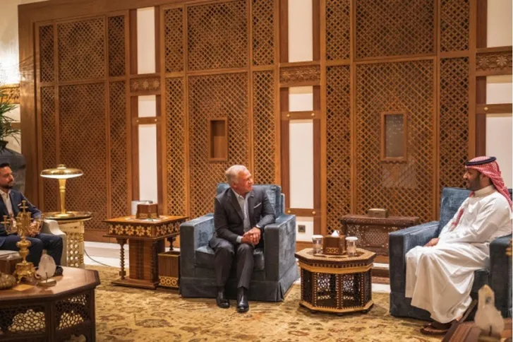 صورة حول : الملك يلتقي ولي العهد السعودي بمدينة نيوم الملك يلتقي ولي العهد السعودي بمدينة نيوم