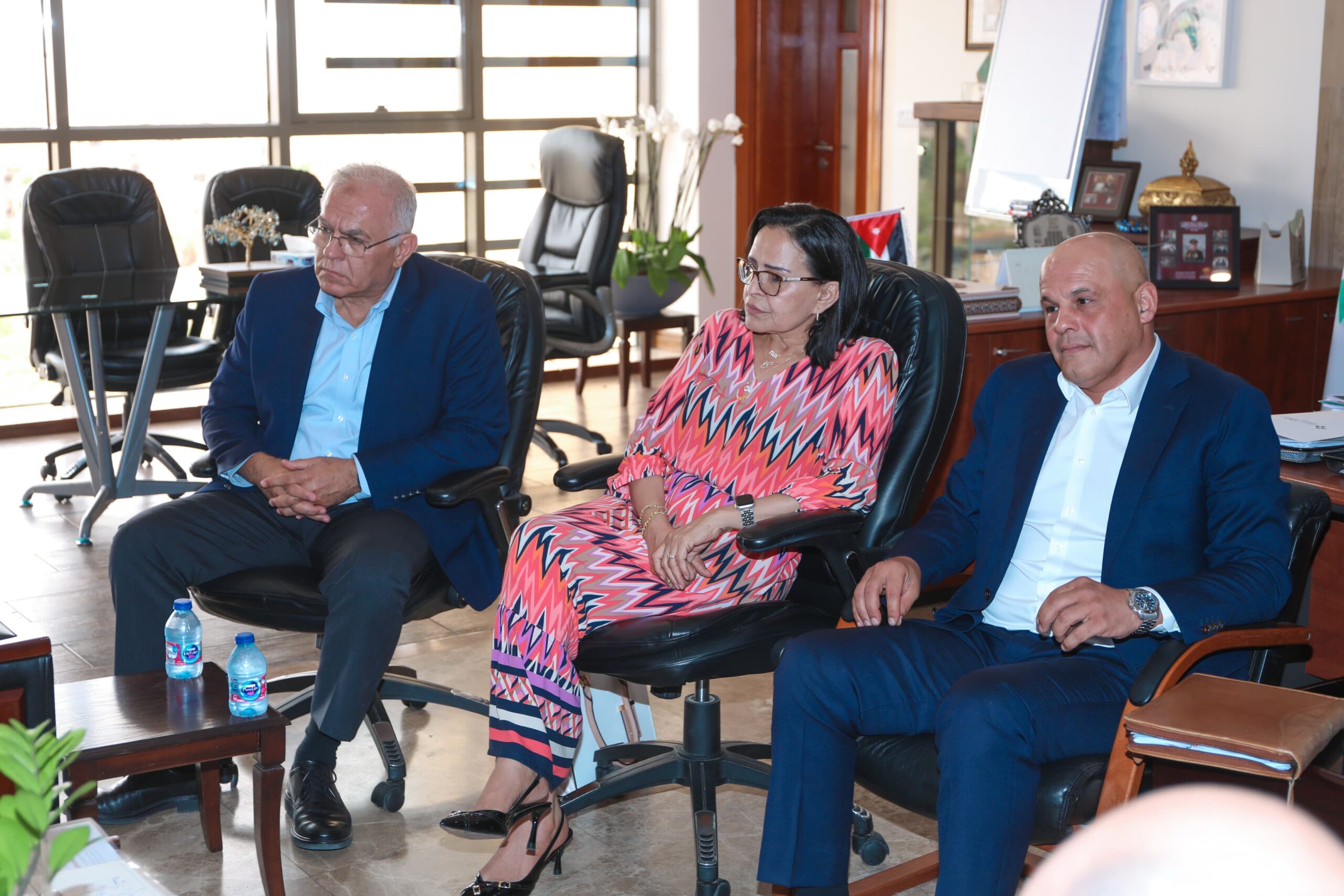 صورة حول : سلطة منطقة العقبة الاقتصادية تبحث مع صندوق استثمار أموال الضمان مشاريع نوعية في قطاعات حيوية سلطة منطقة العقبة الاقتصادية تبحث مع صندوق استثمار أموال الضمان مشاريع نوعية في قطاعات حيوية