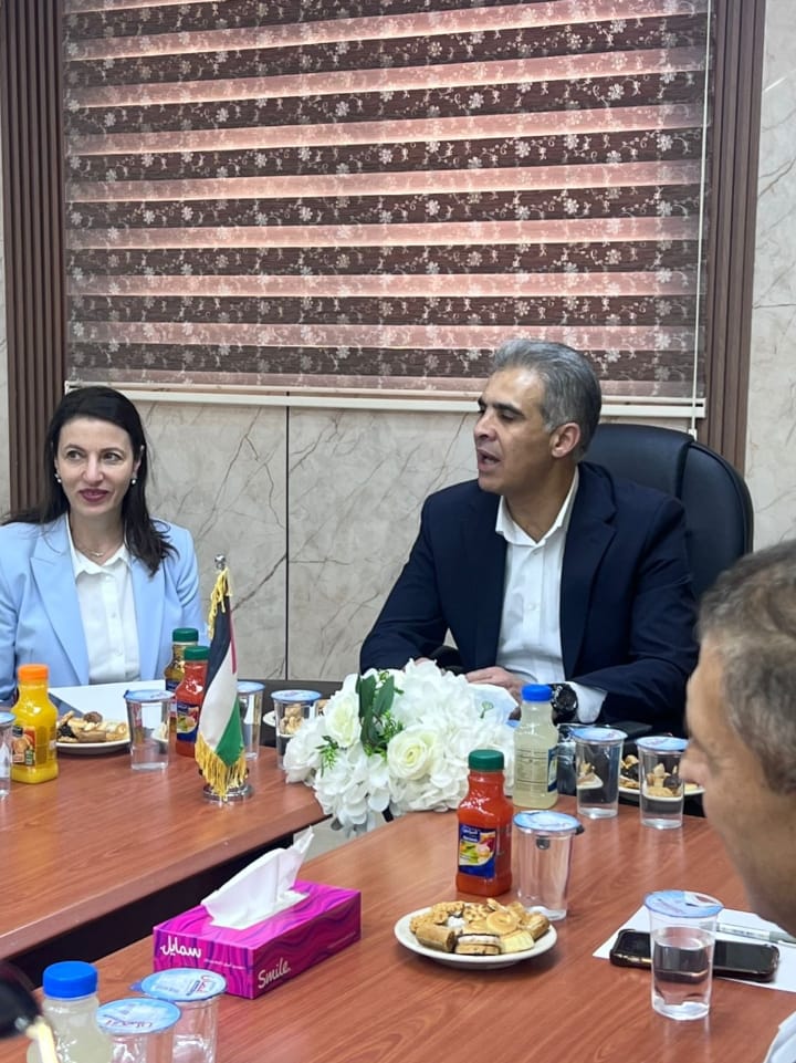 الرحاحلة يزور محطات لشركة توزيع الكهرباء في محافظة الكرك