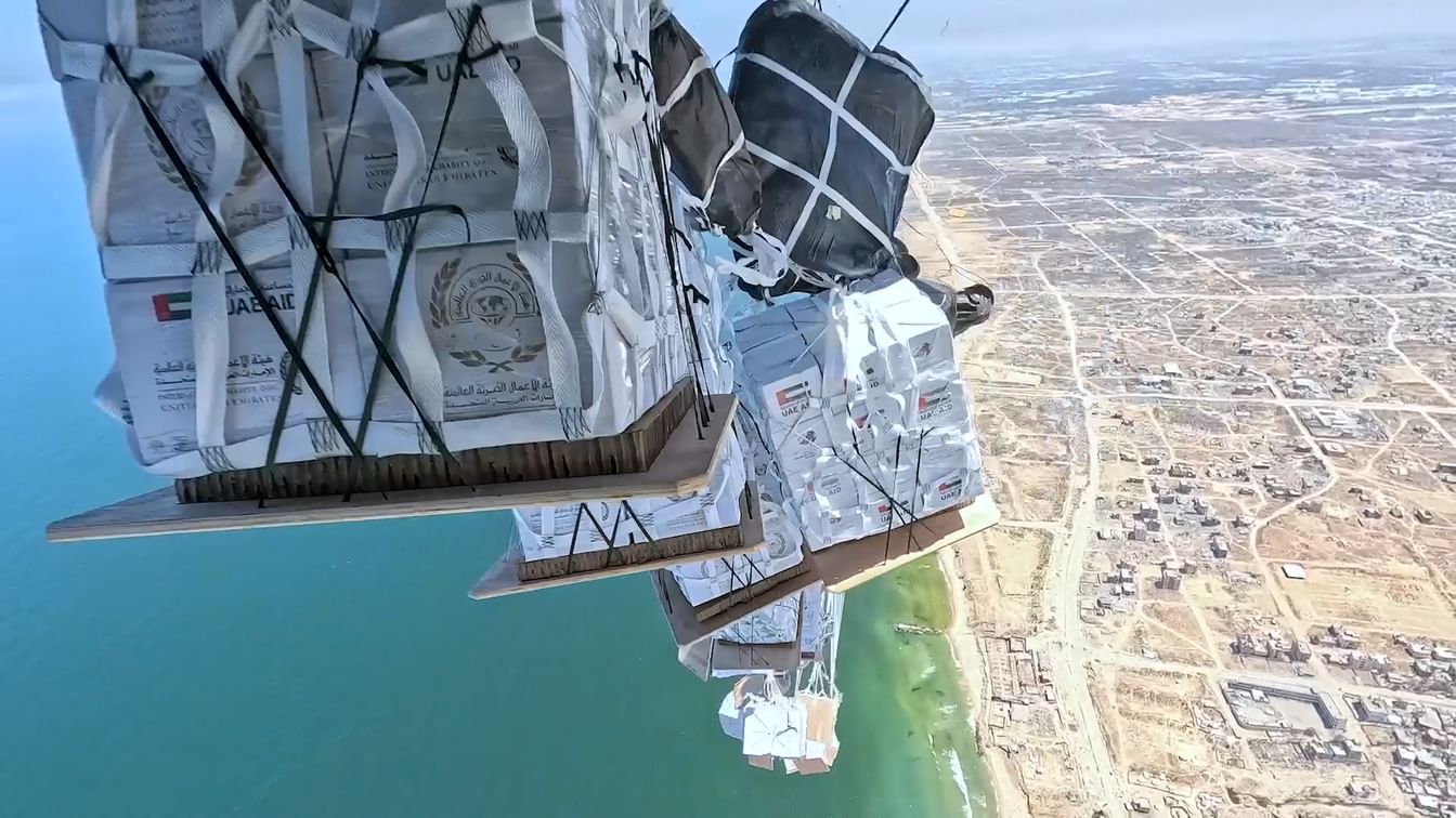 بالتعاون مع الأردن .. الإمارات تنفذ الإنزال الجوي الـ71